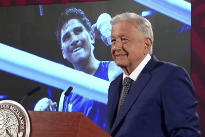 AMLO celebra la victoria de Marco Verde por su pase a la final en el boxeo de París 2024