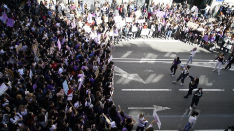 Mujeres se manifiestan en España por el 8M