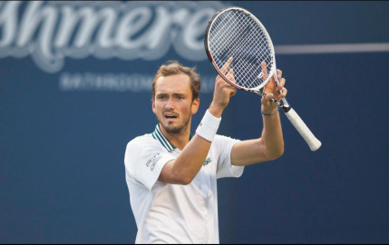 Daniil Medvedev avanza en el Masters 1000 de Toronto