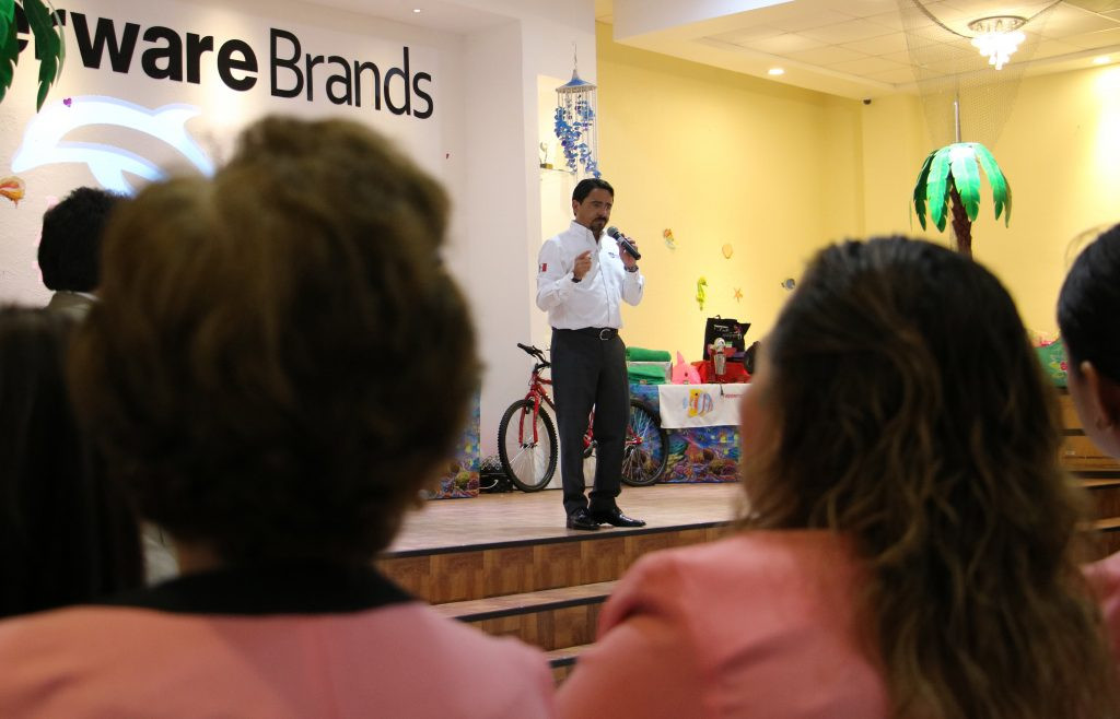 Reconoce Alcalde valor de las mujeres emprendedoras 