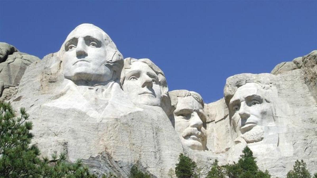 Trump visita Monte Rushmore para festejos del 4 de julio 