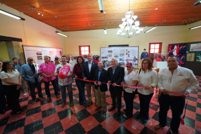 Inauguran exposición 'Tecos/85 años de orgullo fronterizo' en el archivo histórico municipal