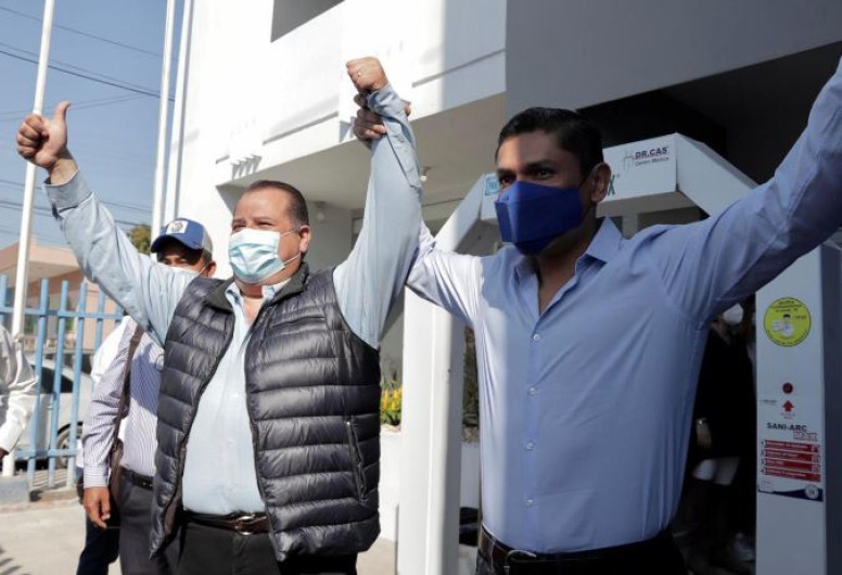 Se registra Oscar Almaraz por el PAN; afirma que el futuro se construye unidos