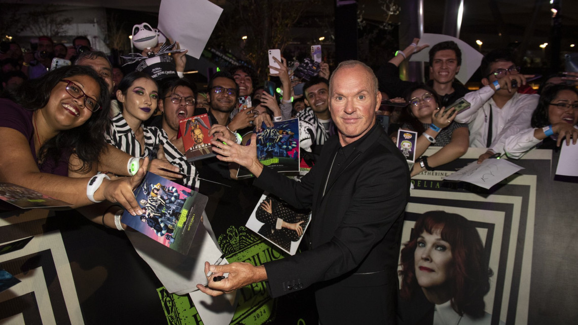 ¡Elenco de Beetleljuice 2 sorprende en México!