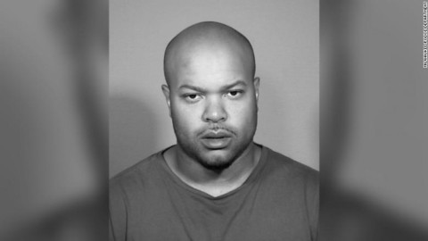 Hombre asesina a mujer por “pequeño accidente automovilístico”