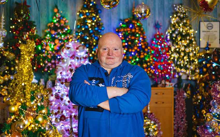 Con 444 árboles de Navidad, pareja rompe récord mundial