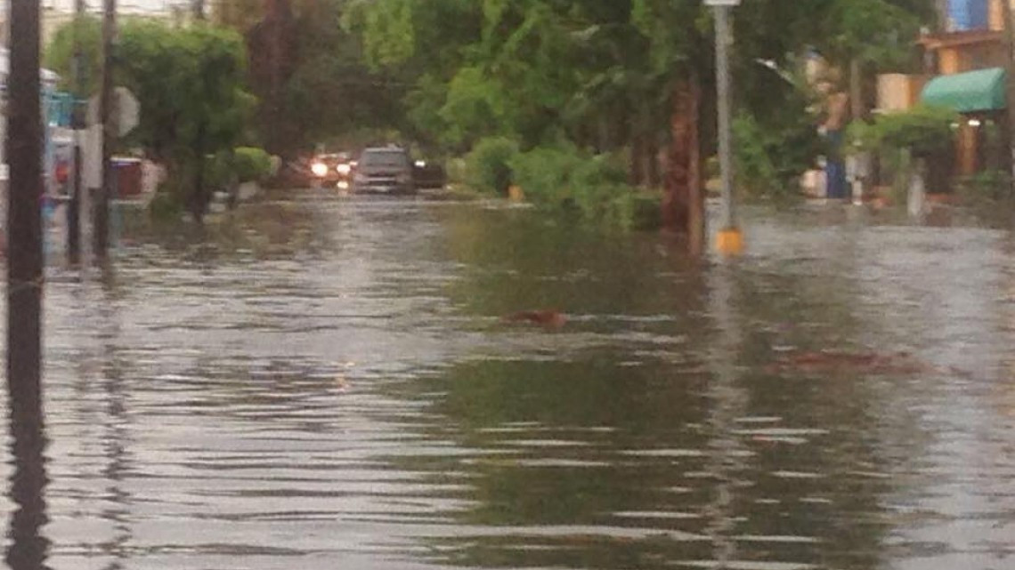 Mazatlán es inundado por fuertes lluvias