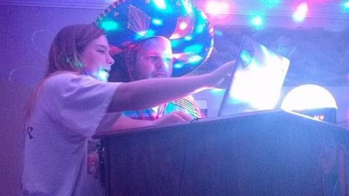 Celebran fiesta "antimexicana"