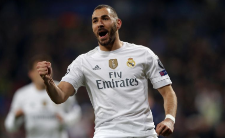 Renueva Benzema con el Real Madrid hasta el 2023