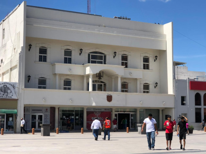 Si hay medicamentos para empleados municipales: Servicios Administrativos 