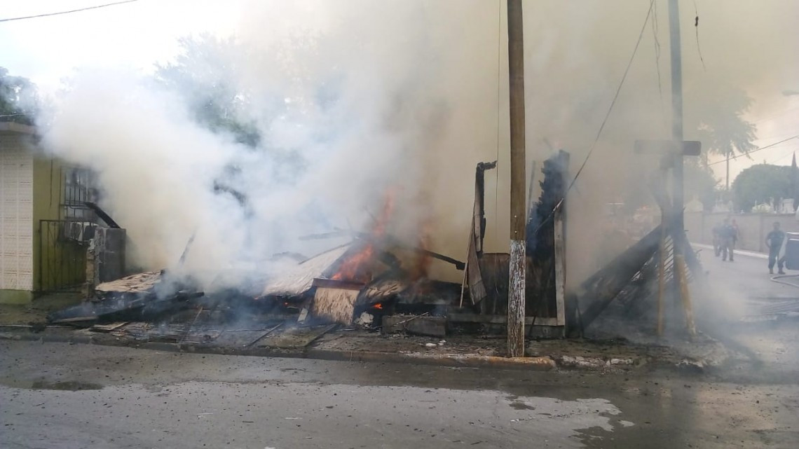 Se incendia vivienda de la zona centro