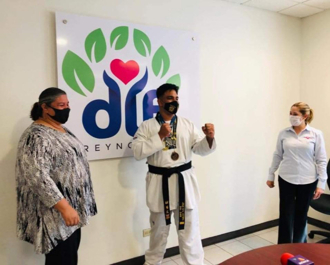 Sistema DIF Reynosa apoya al taekwondoista Josué Cota Victoria