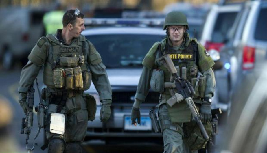 Hallan artefacto explosivo en casa de Barack Obama y Hillary Clinton