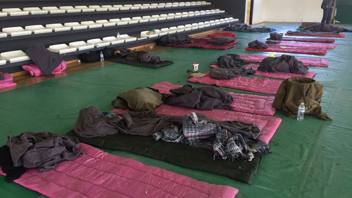 Médicos mantienen guardias en el albergue 