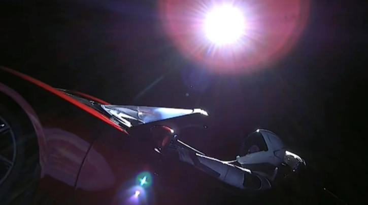 El primer vehículo astronauta que acelera en el espacio