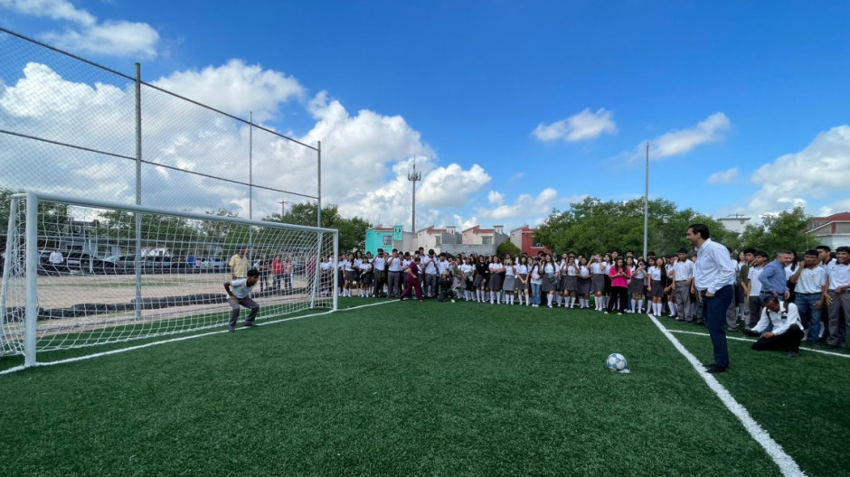 Inauguran nueva cancha de fútbol en Lomas del Real de Jarachina Sur