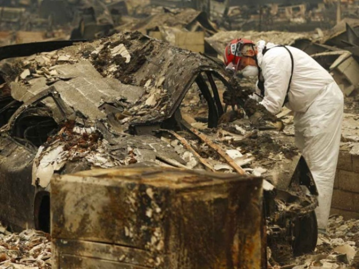 Aumenta a 51 los muertos por incendios en California