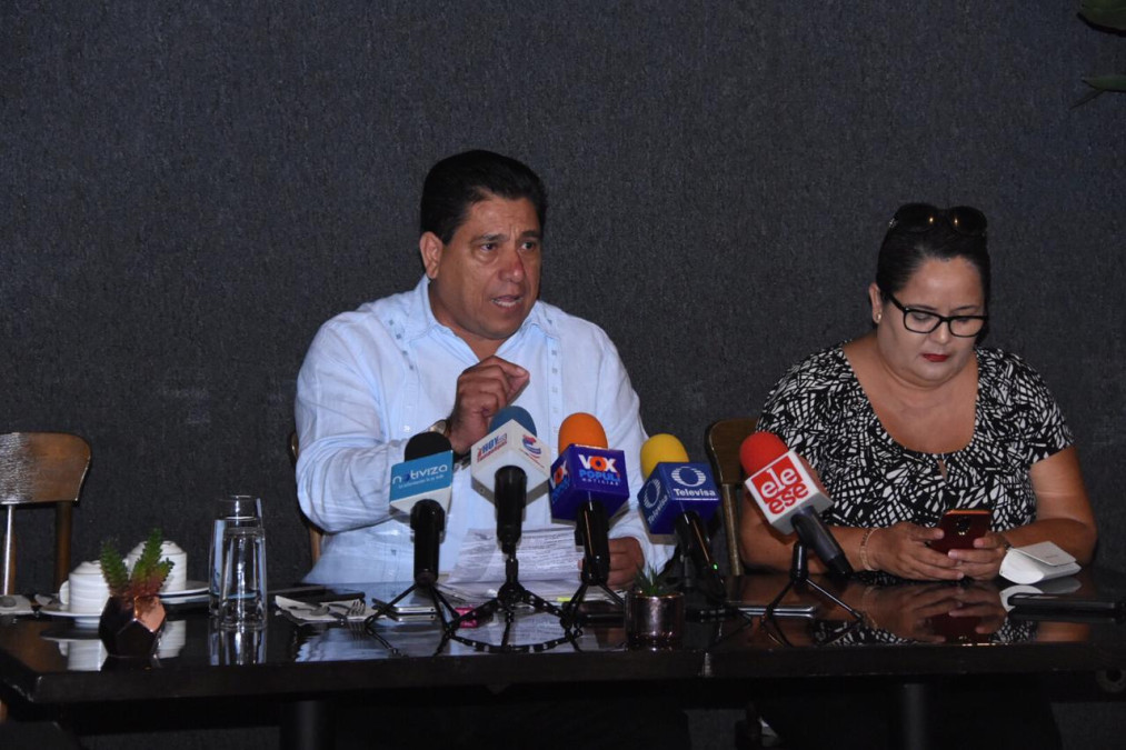 Sindicato independiente de maestros pide igualdad de trato