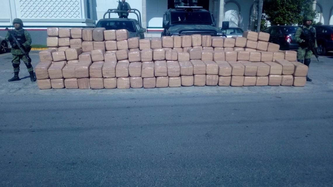 Agentes militares decomisan 3 mil kilos de droga 