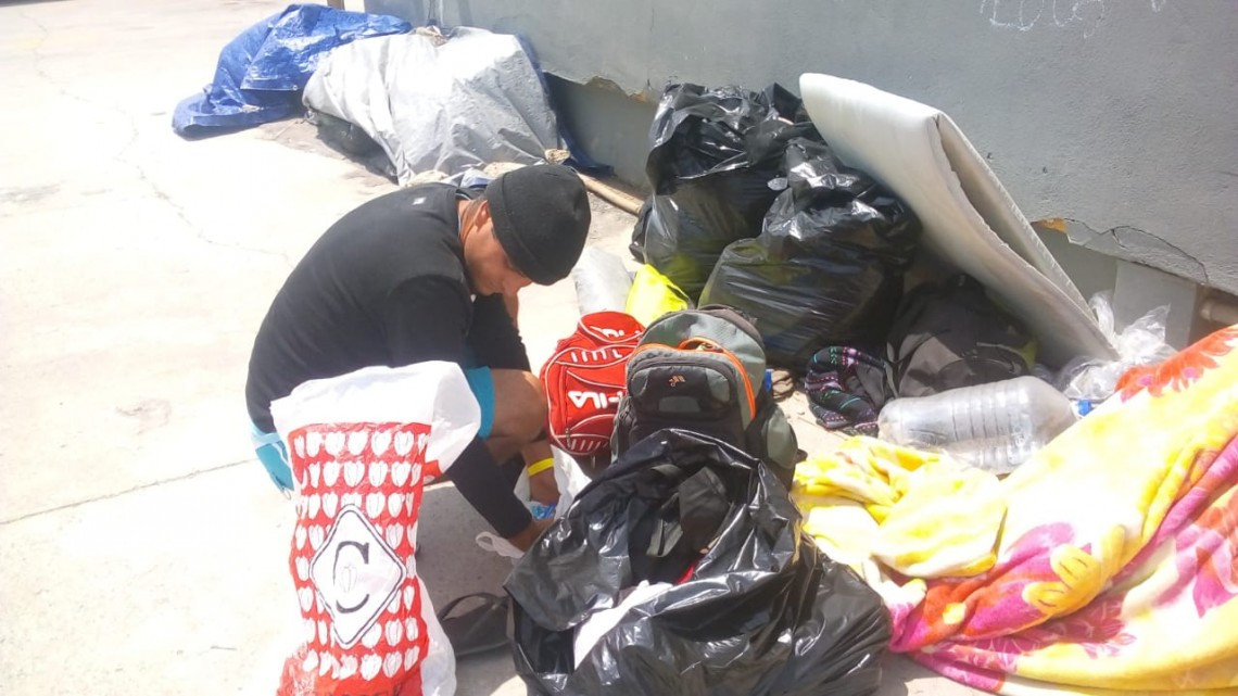 Migrantes en el puente nuevo de Matamoros mantienen orden: Enrique Maciel