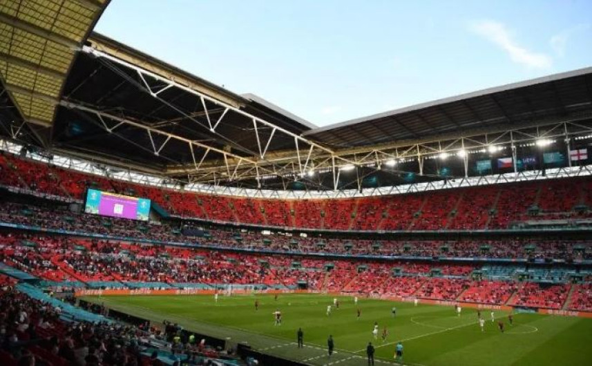 Celebra UEFA  acuerdo con gobierno británico para aumentar público en Wembley