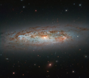 Hubble capta galaxia lejana del grupo NGC 3175