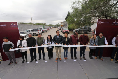 Sigue alcalde Mario López cumpliéndole al campo; inaugura accesos del CBTA 274