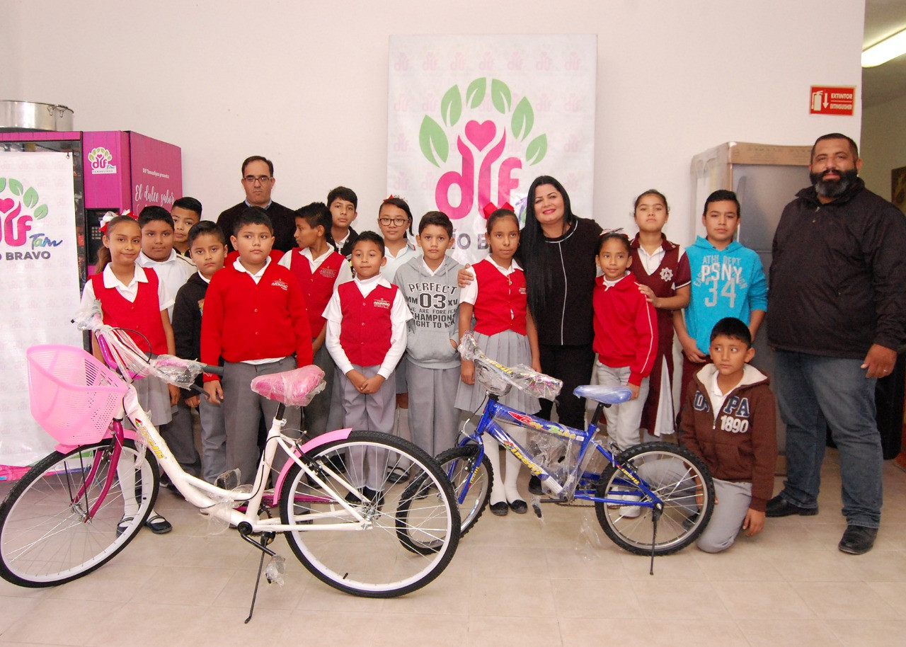 DIF Río Bravo entrega bicicletas del Programa Ayúdame a Llegar