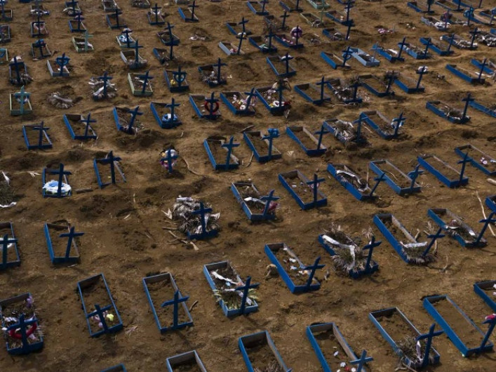 Brasil llega 115 mil 309 decesos