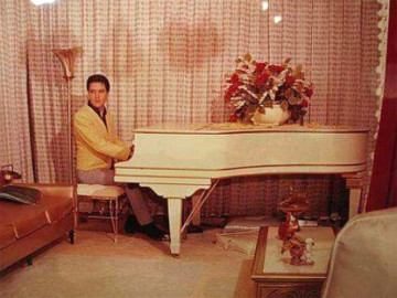 Subastarán piano de Elvis Presley en línea