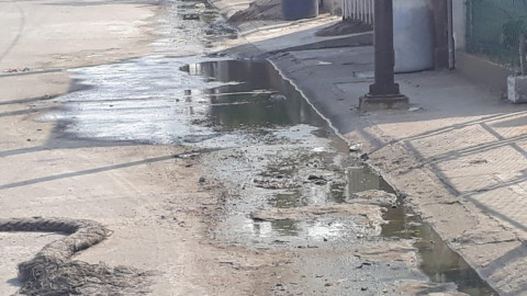 Escurrimiento de aguas negras genera incomodidad en el sector Arboledas de Altamira
