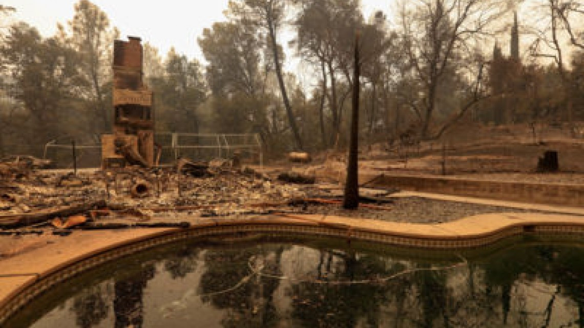 Al menos 8 muertos por incendios en California