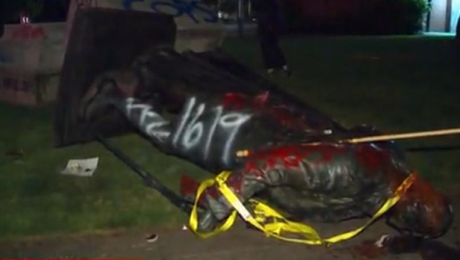 Derriban estatua de George Washington en Portland 