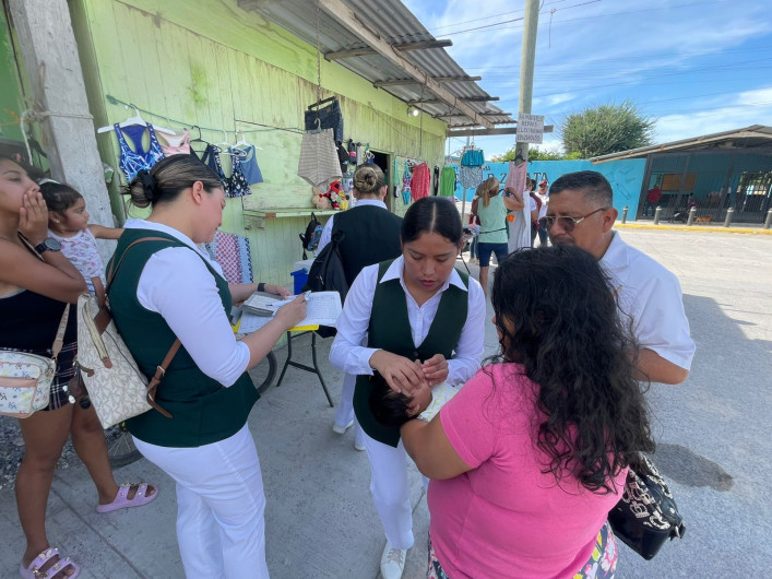 Refuerza SSA vacunación en fraccionamineto con alto rezago