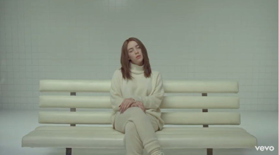 Billie Eilish debuta como directora en el video de 'xanny'