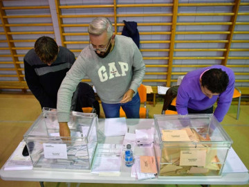 PSOE a la cabeza en elecciones de España: sondeos