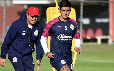 Investigan a Víctor Guzmán por dopaje; Chivas lo da de baja 