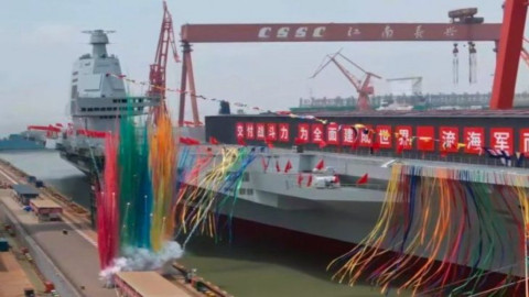 Presenta China su tercer portaviones militar "Fujian"