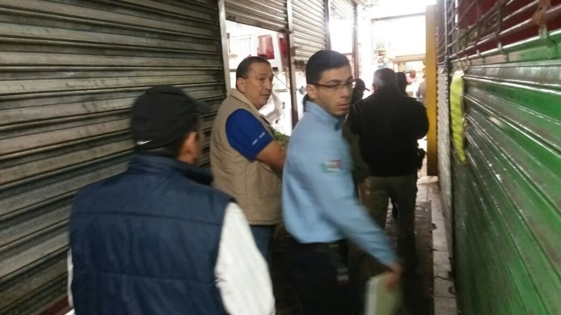 Desalojan a oferente que invadió local en mercado 18 de marzo de Madero