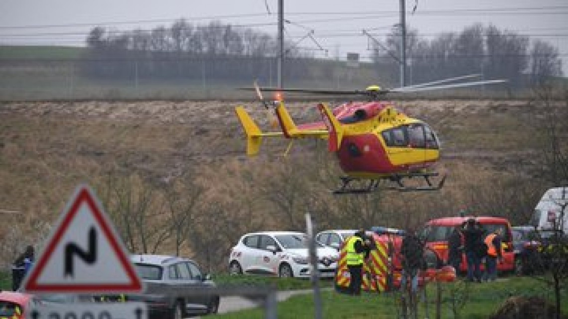 Al menos 21 heridos tras descarrilamiento de tren en Francia