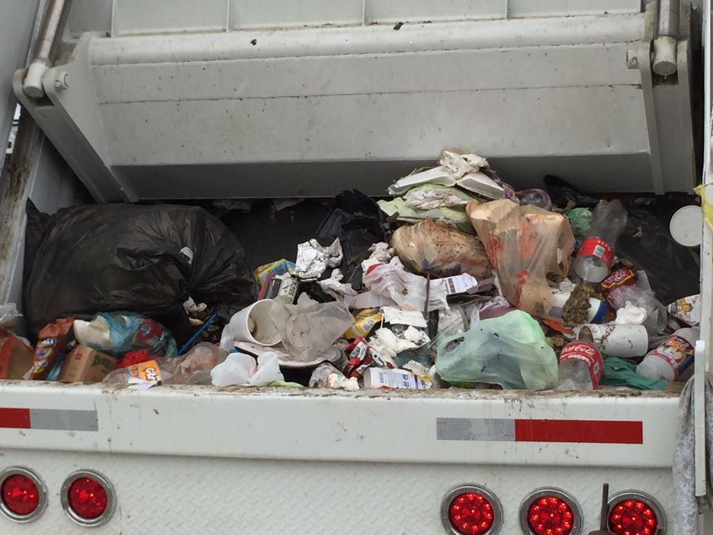 Analizan estrategias de recolección de basura y colocación de alumbrado público