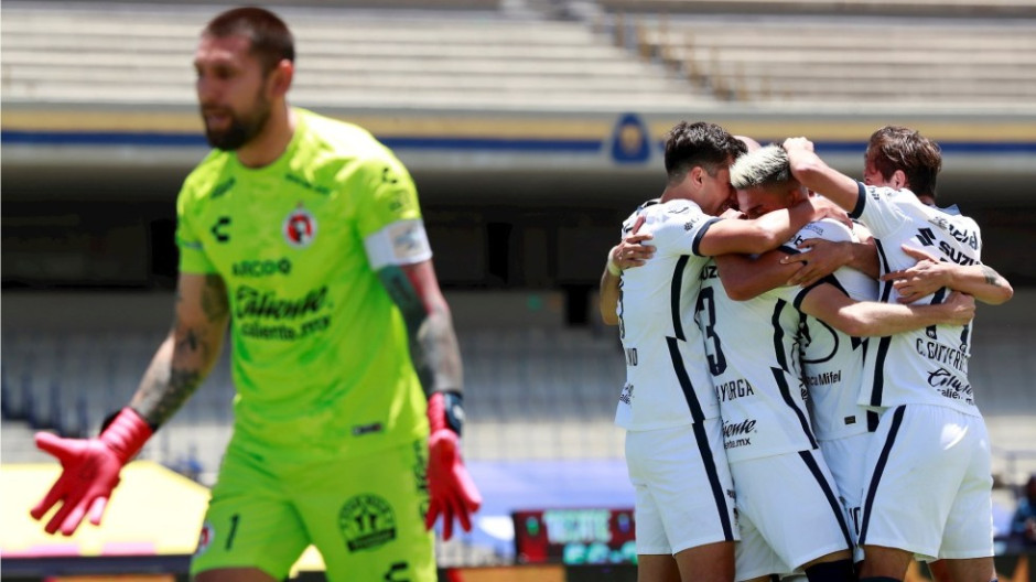 Pumas golea a Xolos y mantiene el invicto