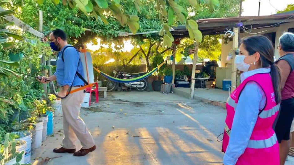 Mientras estemos en temporada de Dengue, seguiremos apoyando con fumigaciones: Ivette Bermea