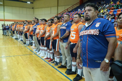 Presenta el rector a los Correcaminos UAT Liga Mayor de Futbol Americano