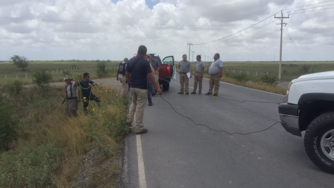 Dormita al volante y queda prensado en la carretera al Mezquital