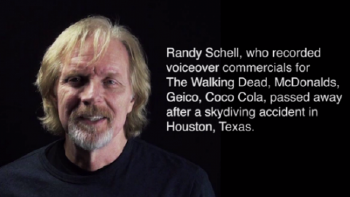 Narrador de “The Walking Dead” muere en salto de paracaídas 