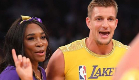 Venus Williams, James Corden y Rob Gronkowski se convierten en cheerleaders 