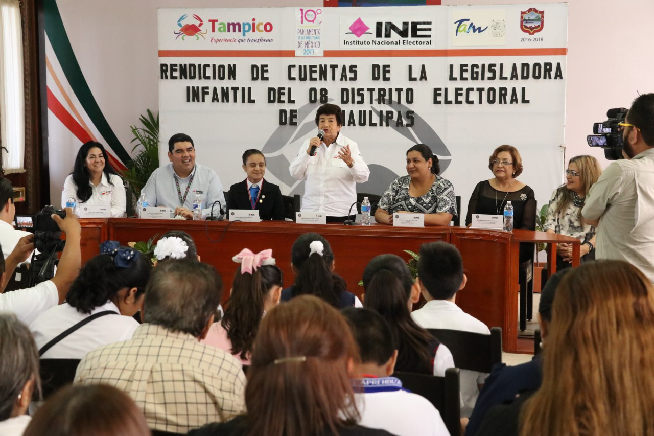 Alcaldesa presencia rendición de cuentas de la Legisladora Infantil del 08 Distrito Electoral de Tamaulipas