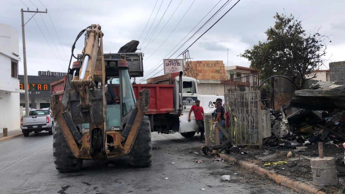 Brinda apoyo Ayuntamiento y DIF a familia que se le quemó la casa