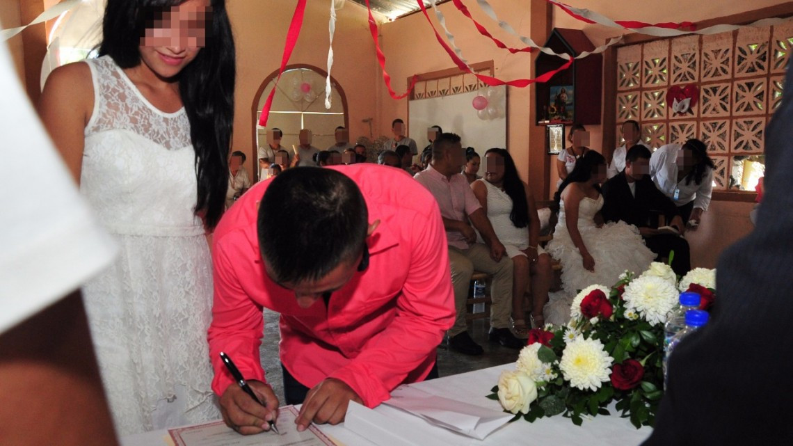 Realizan “Matrimonios Comunitarios 2017” en Cedes de Victoria